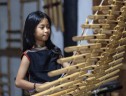 Cô bé Rơ Ngao đam mê nhạc cụ truyền thống